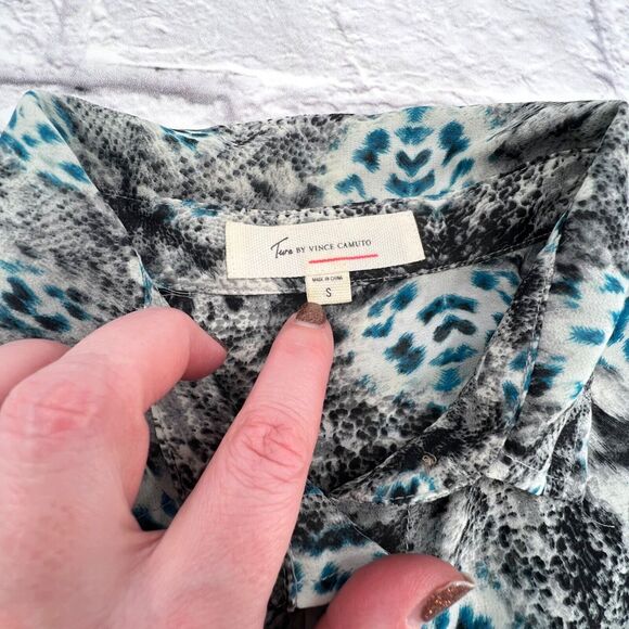 Two by Vince Camuto‎ Women Blouse Small Animal Print Button Front Long Sleeve - Picture 5 of 7